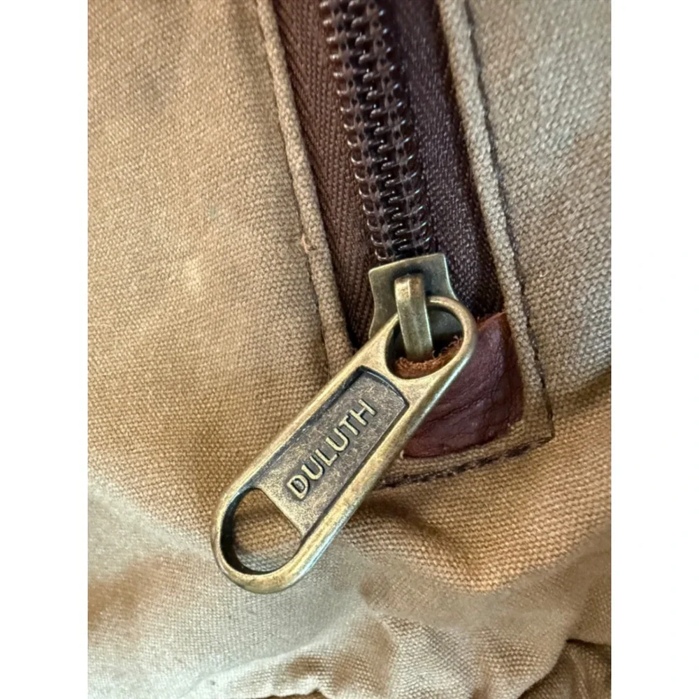Duluth Trading Co Khaki Oilcloth Canvas Leather Trim Messenger Laptop Bag Field